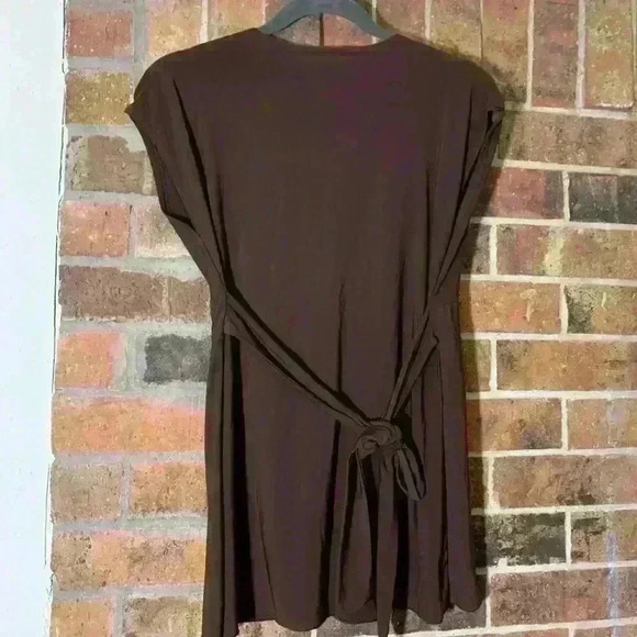 Y2K Rue21 Brown and Gold belted top with a flowy design - Picture 2 of 4
